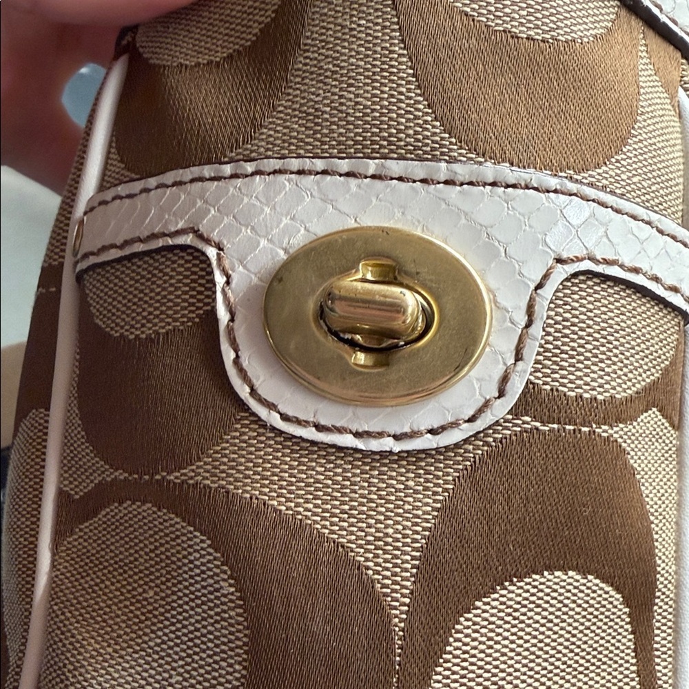 Coach Jacquard Tote Khaki White Python Trim Nearly Perfect Condition! - Picture 12 of 16
